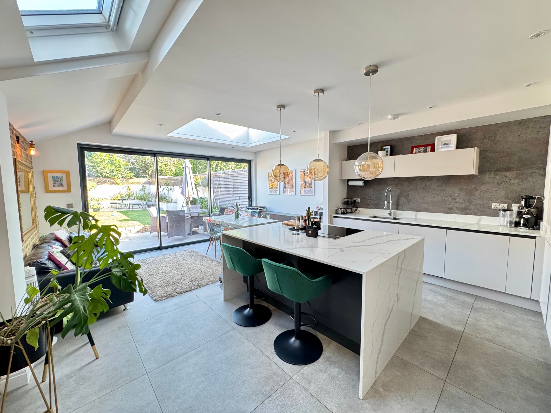 Beautifully Presented 4-Bed Ealing